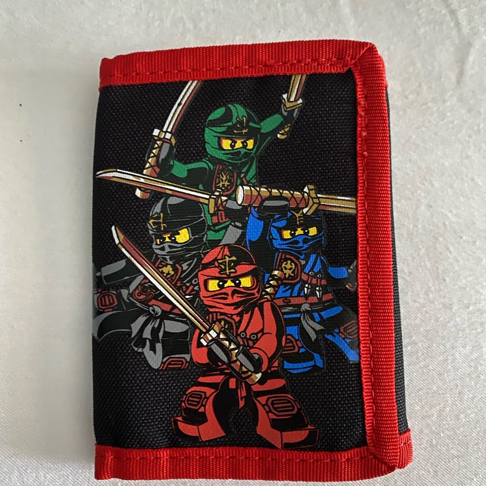 Lego Ninjago Trifold Wallet NWT 4.5" x 3" Masters of Spinjitzu Black Red